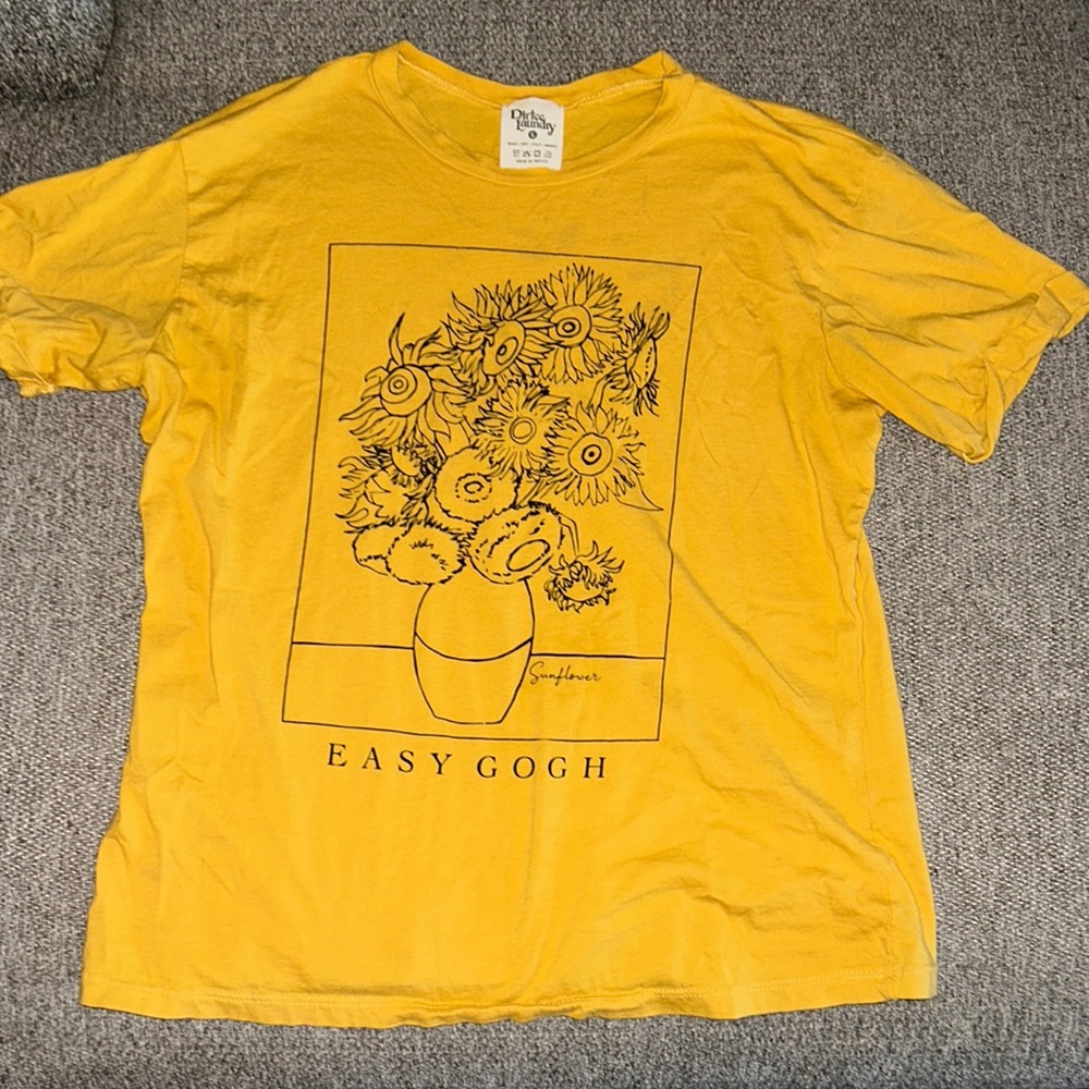 YELLOW GRAPHIC TEE